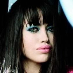 Best and new Aura Dione Club songs listen online.