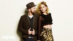 Best and new Sugarland Christmas songs listen online.